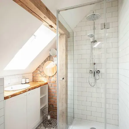 农家乐 Stajnia Lipnik *