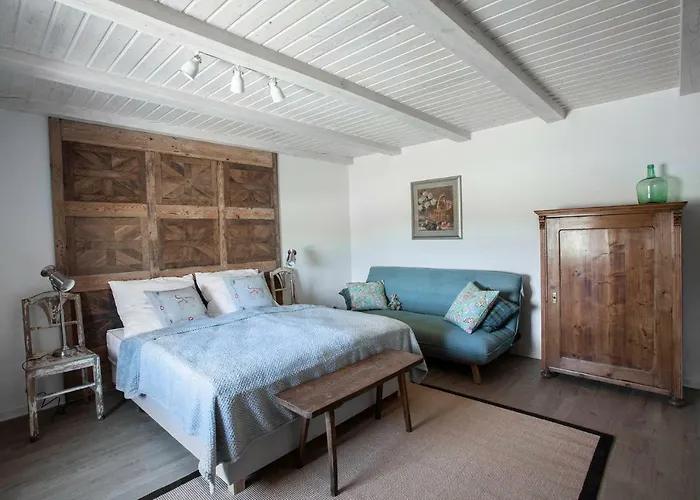 Stajnia Lipnik Farm stay *