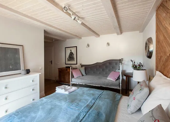 Stajnia Lipnik Farm stay *